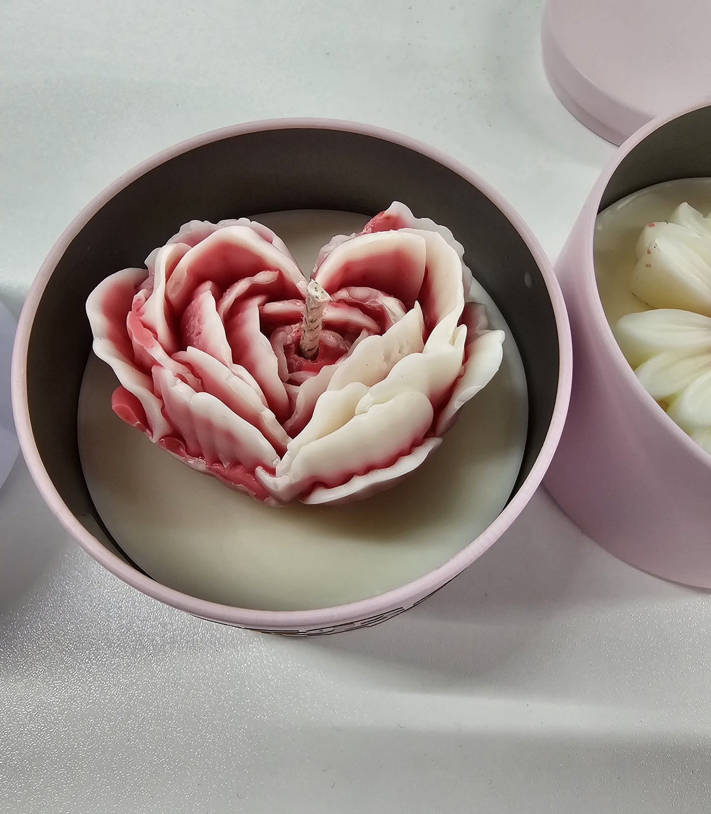 Floral Valentine candle - "Happy Valentines Day" Message