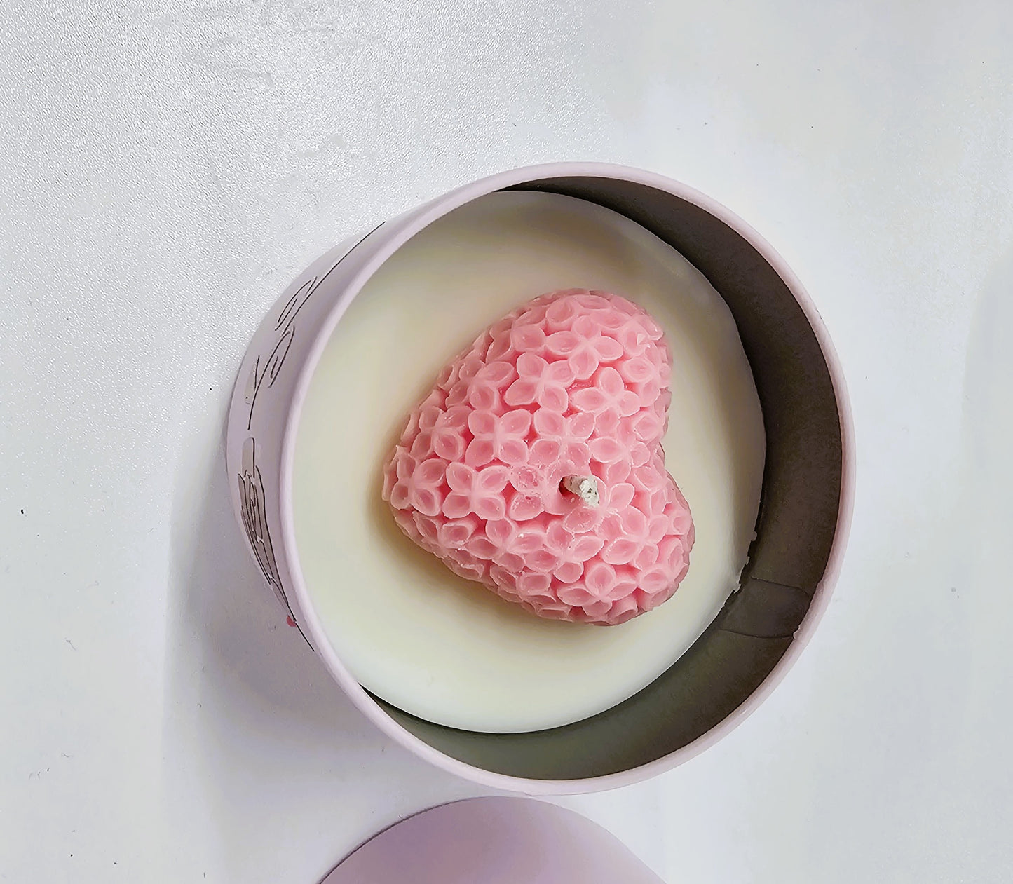 Floral Valentine candle - "Happy Valentines Day" Message