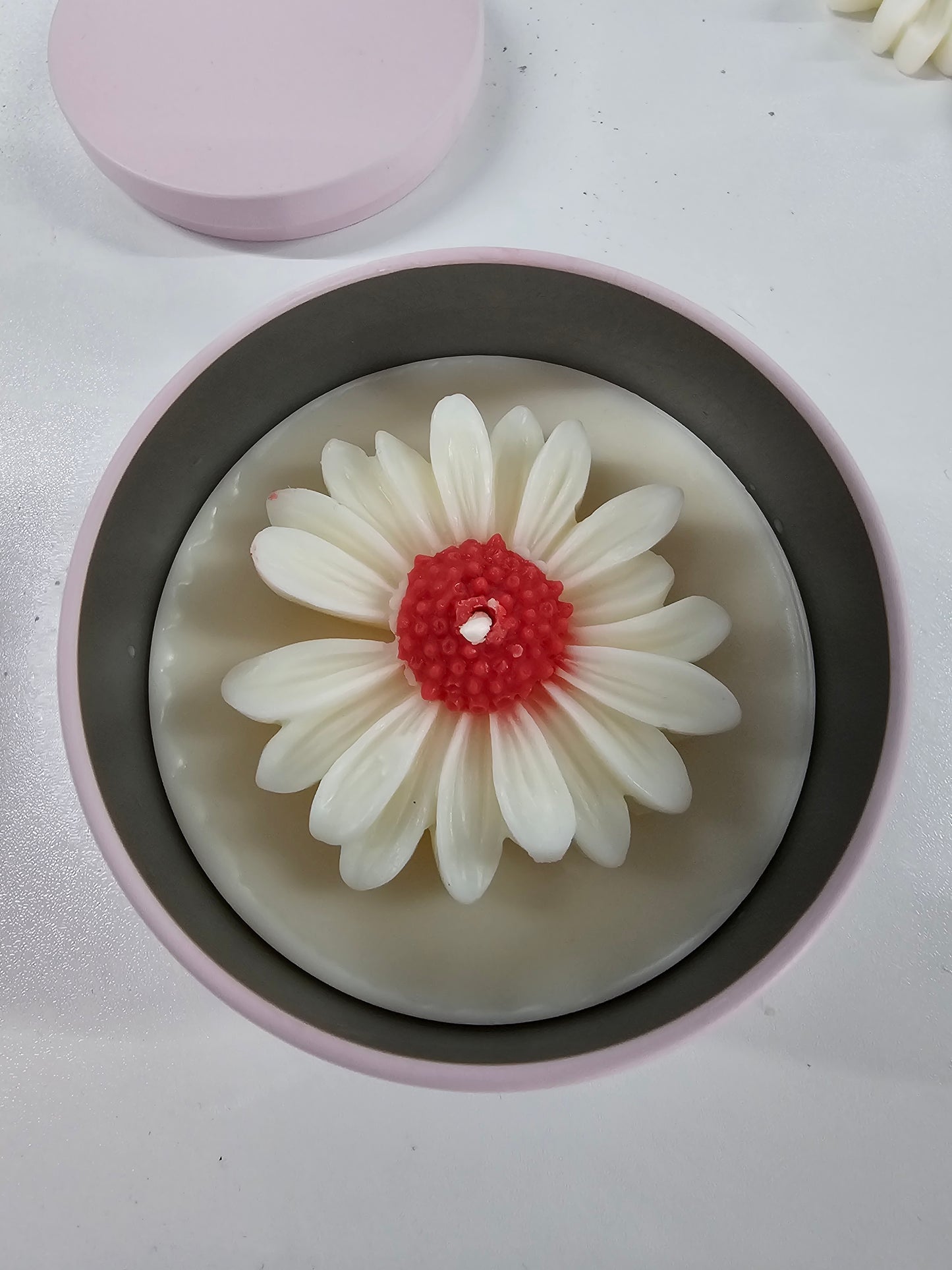 Floral Valentine candle - "Happy Valentines Day" Message